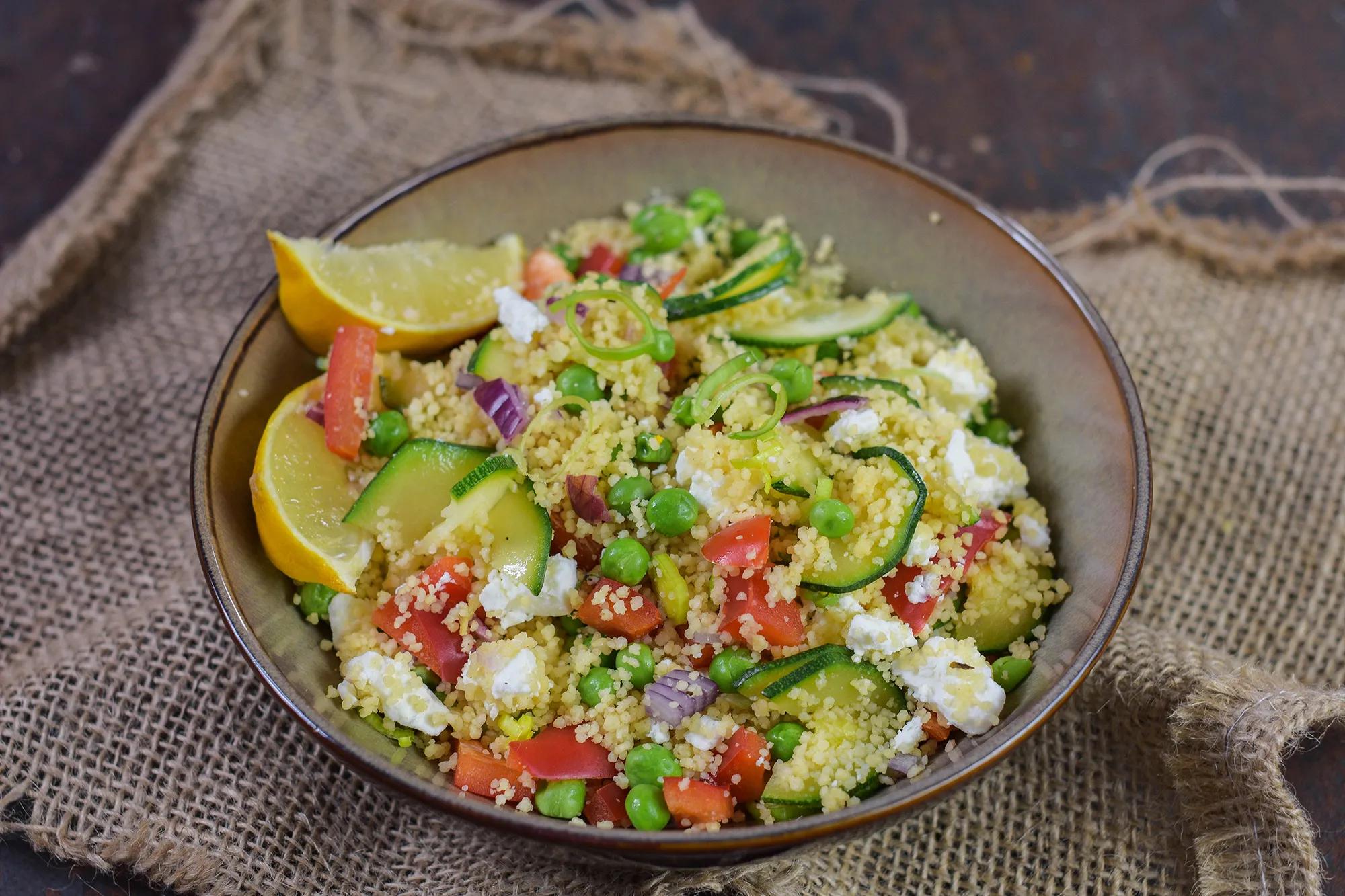 Couscous-Salat mit Gemüse und Feta - Come On in My Kitchen