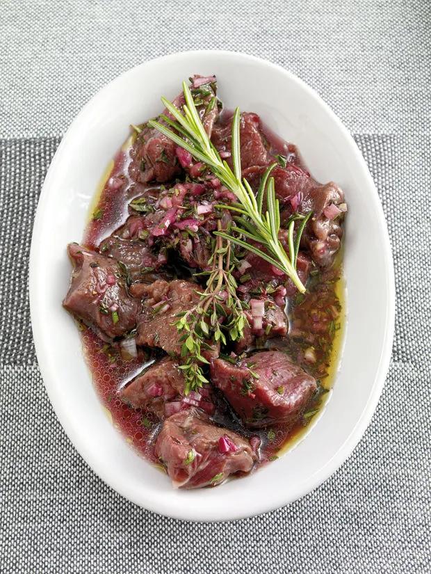 Rezept für Kräuter-Rotwein-Marinade | Kitchengirls