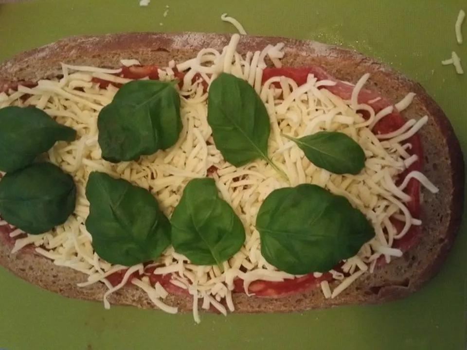 Gefülltes Pizzabrot von Lenaleinschn| Chefkoch