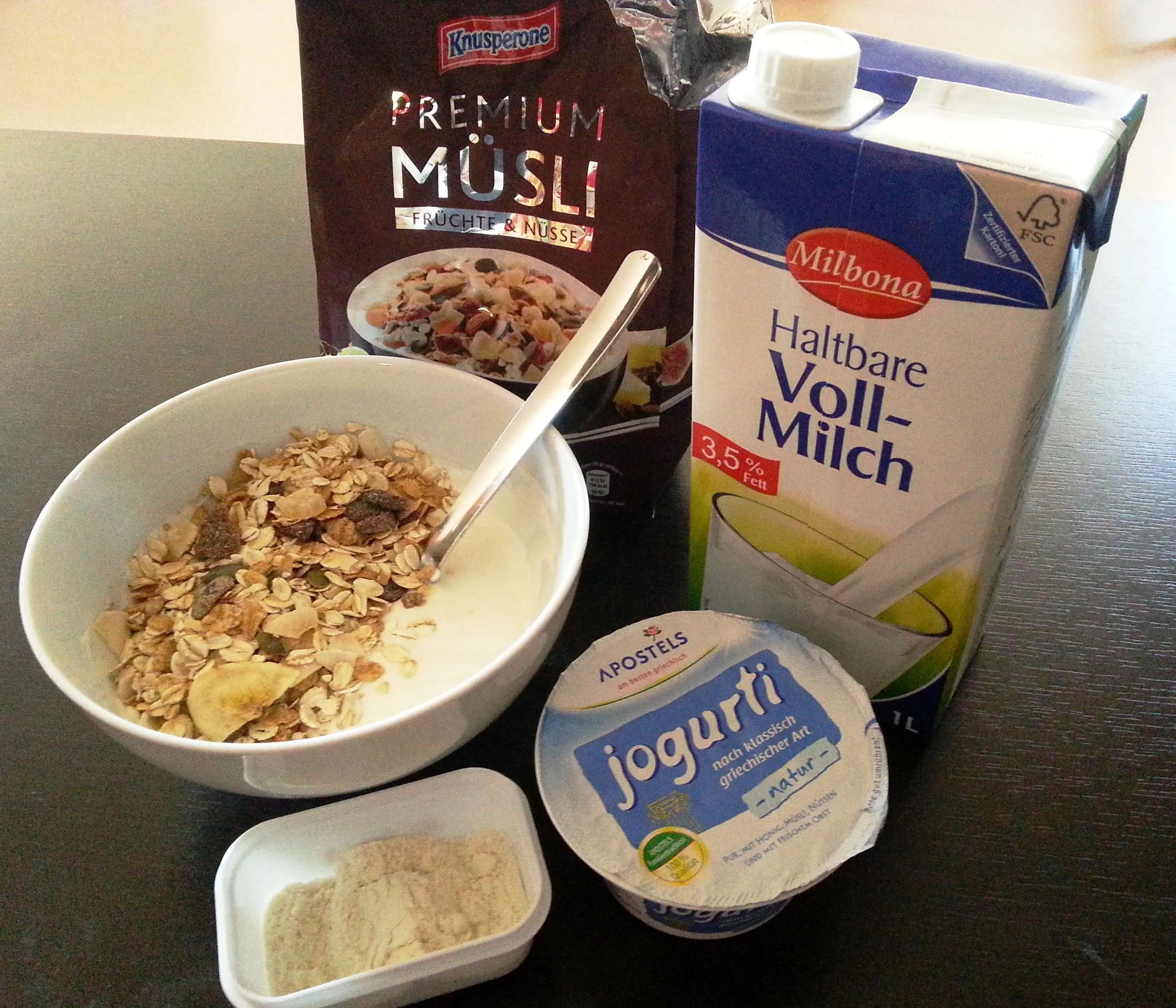 Fitness Rezept Naturjoghurt mit Fruchtmüsli und Whey - Nährwerte pro ...