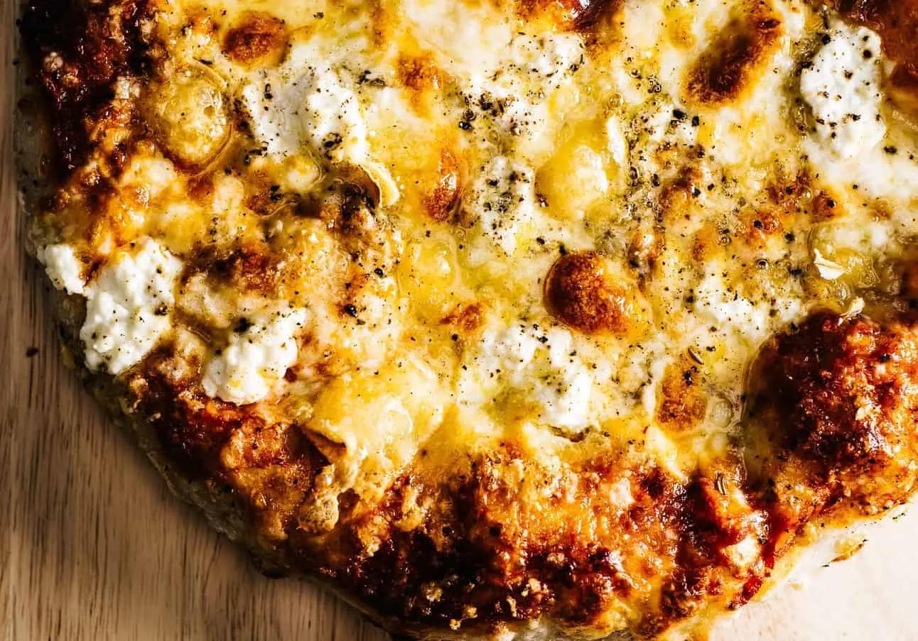 Pizza Quattro Formaggi: tolle 4-Käse-Pizza 🍝 - Die Rezepte