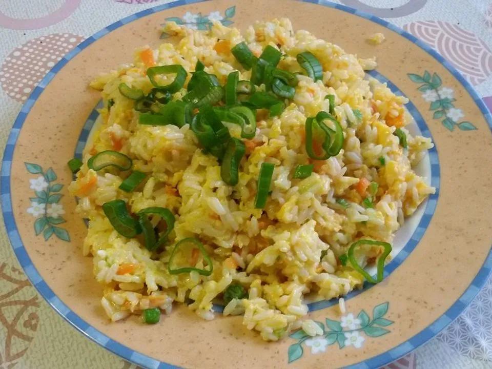 Chinesischer gebratener Reis mit Frühlingszwiebeln und Ei von jowe2460 ...