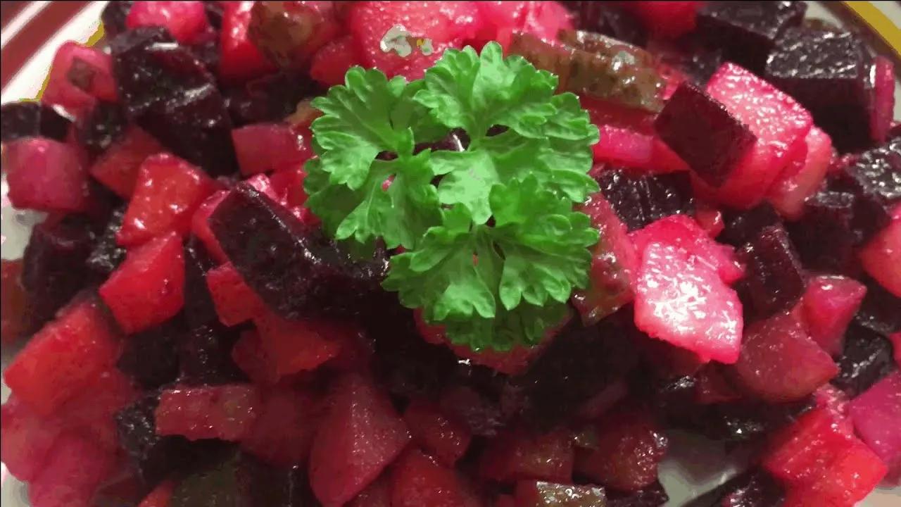 Traditioneller russischer Rote Bete Salat - Winegret / Rezept ...