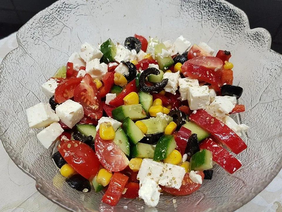 Gemischter Salat mit Feta-Käse von Sara_Engel | Chefkoch | Feta salat ...