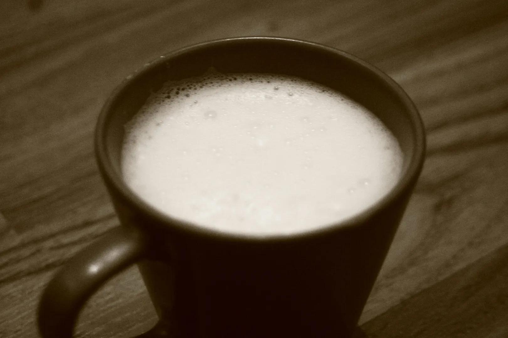Heiße Milch mit Honig Foto &amp; Bild | stillleben, essen &amp; trinken, motive ...
