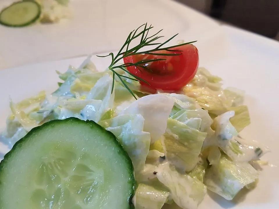 Eichblattsalat in Joghurt-Sahne-Dressing mit Grapefruit und Mandeln von ...