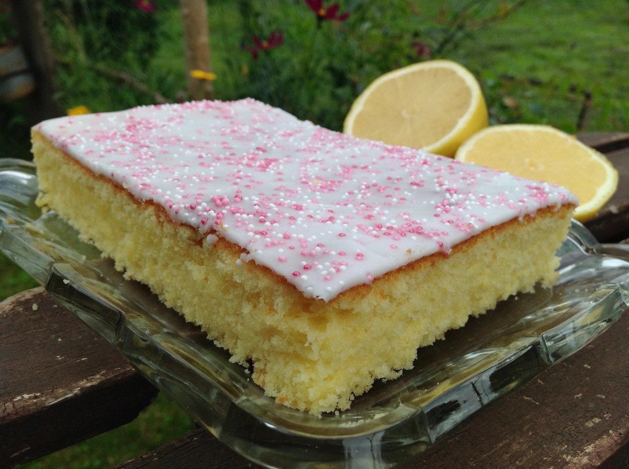 Zitronen- Buttermilch- Kuchen Cake Recipes Easy Homemade, Sweet Recipes ...