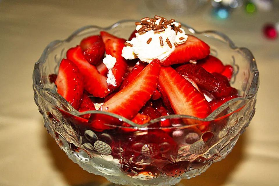 Vanilleeis mit Balsamico - Erdbeeren von Lanie-Me | Chefkoch.de