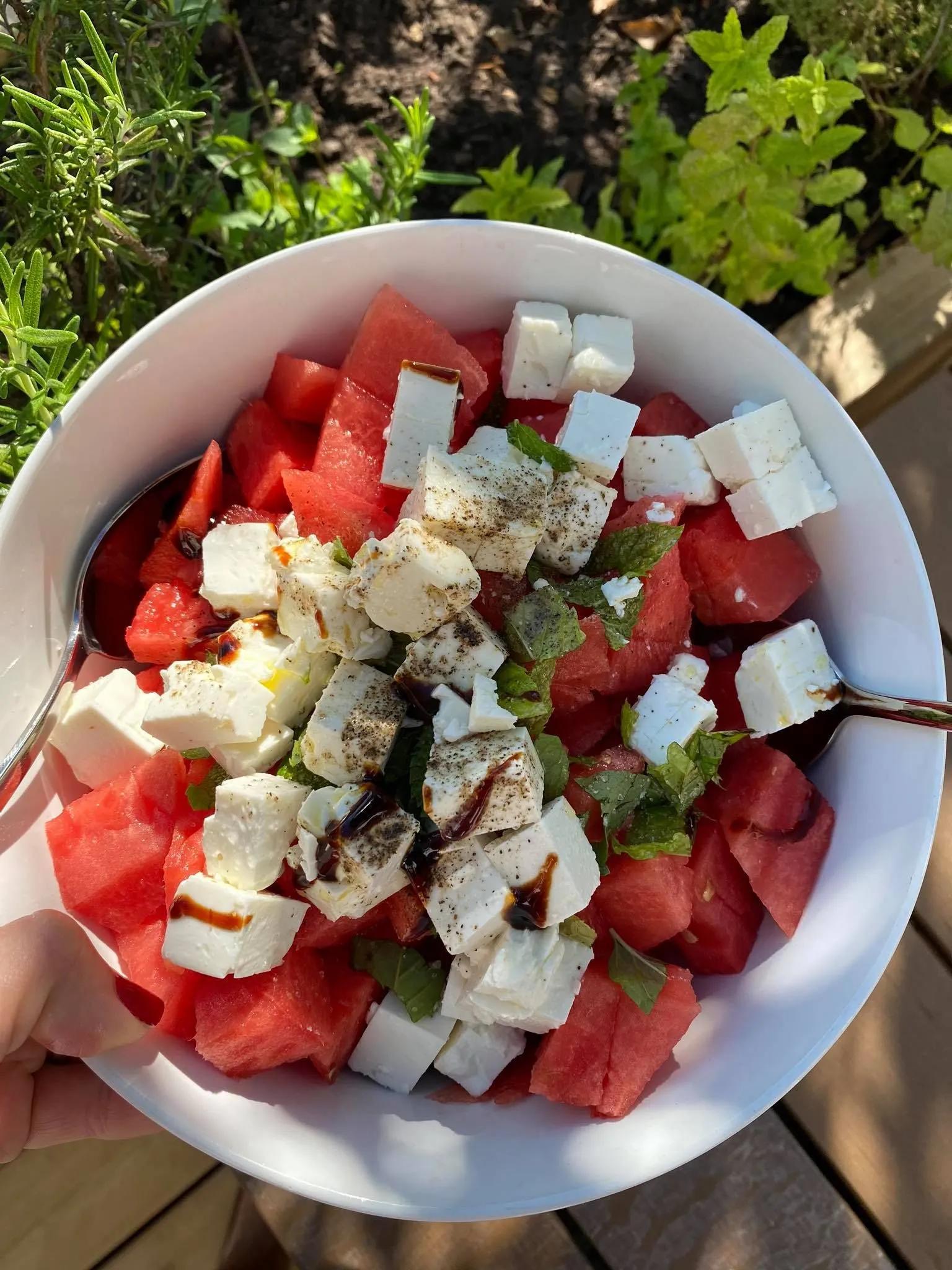 Melonen-Feta-Salat mit Minze - der erfrischende Partysalat als ...