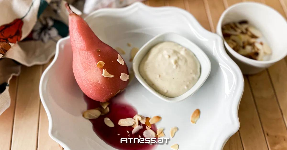 Rezept | Birnen in Rotwein mit veganer Creme - fitness.at