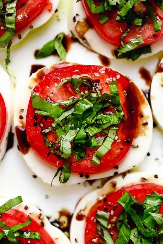 Italian Caprese Salad (Insalata Caprese) - Skinnytaste | Recipe ...