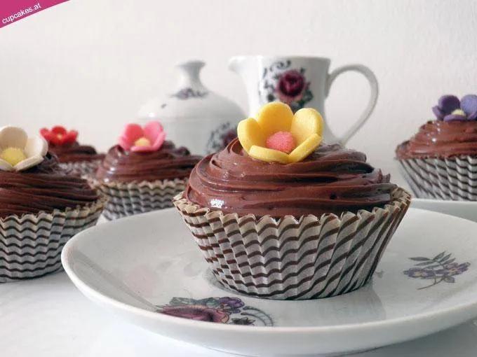 Schokoladen-Cupcakes mit Ganache Rezept - ichkoche.at