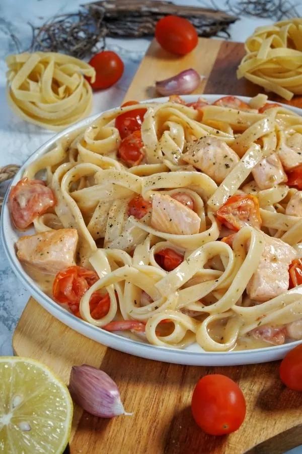 Tagliatelle mit Lachs - al Salmone (original italienisch)