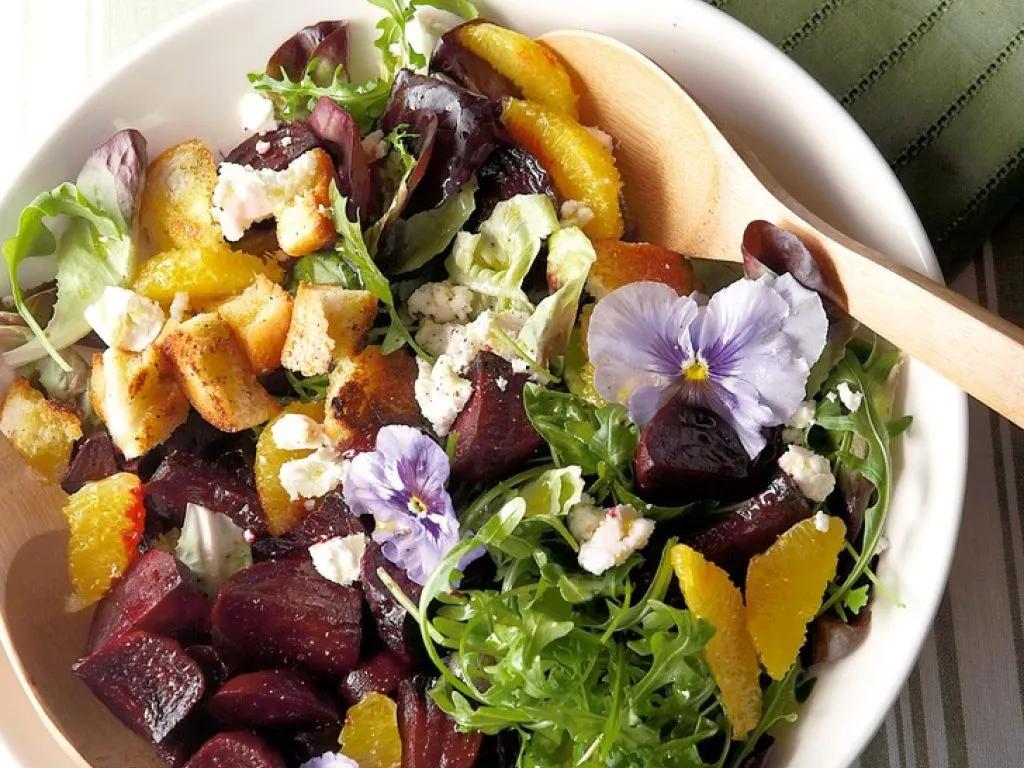 Rote-Bete-Salat mit Orange und Käse Rezept | EAT SMARTER
