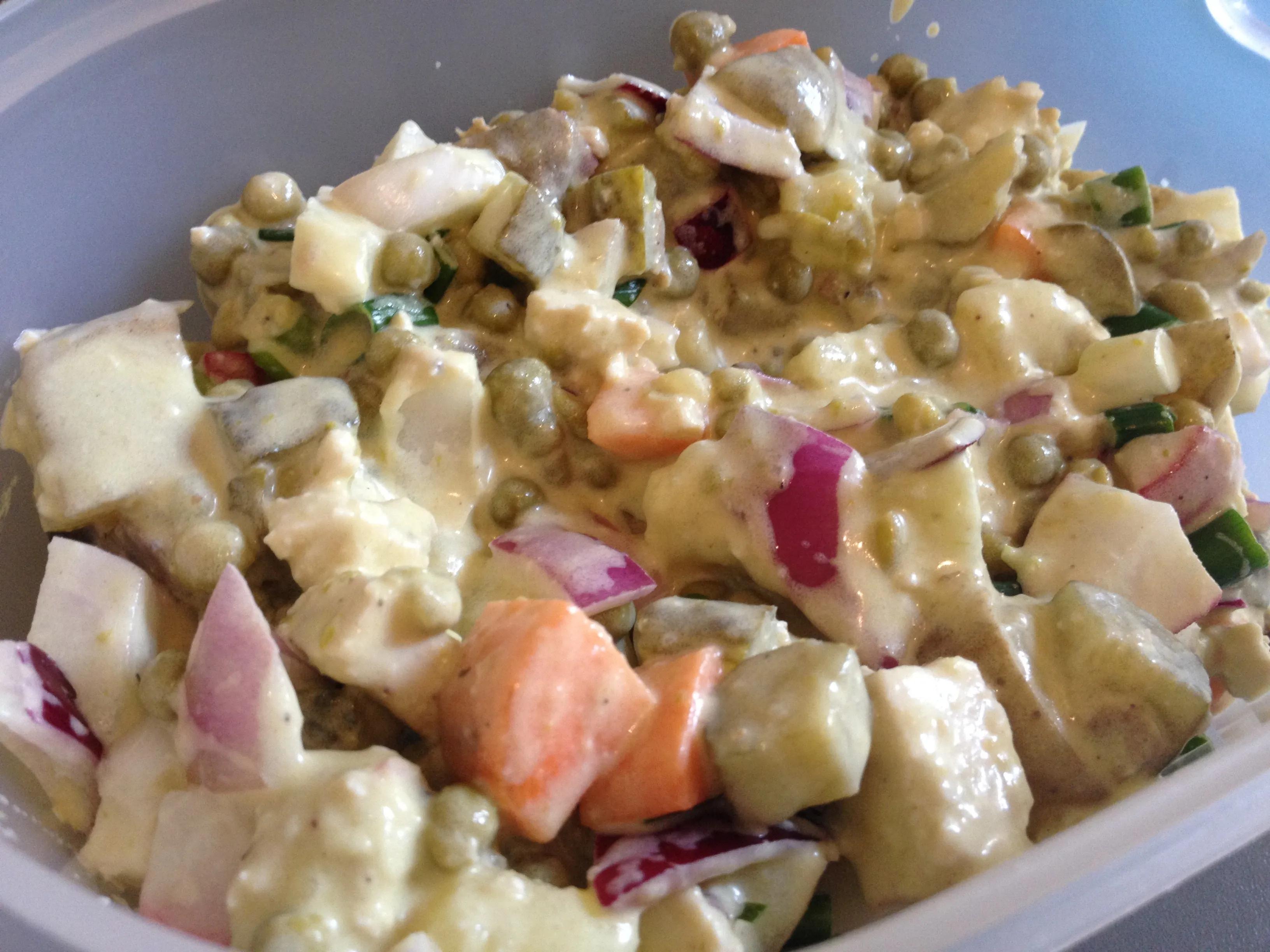 Veganer Kartoffelsalat mit Mayonnaise - Unter den Linsen