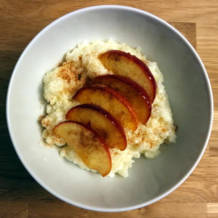 Milchreis mit Zimt &amp; Zucker und Früchten » foodilicious