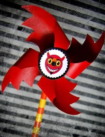 owlsorts: Wooooooo... spooky spinners! in 2020 | Halloween diy crafts ...
