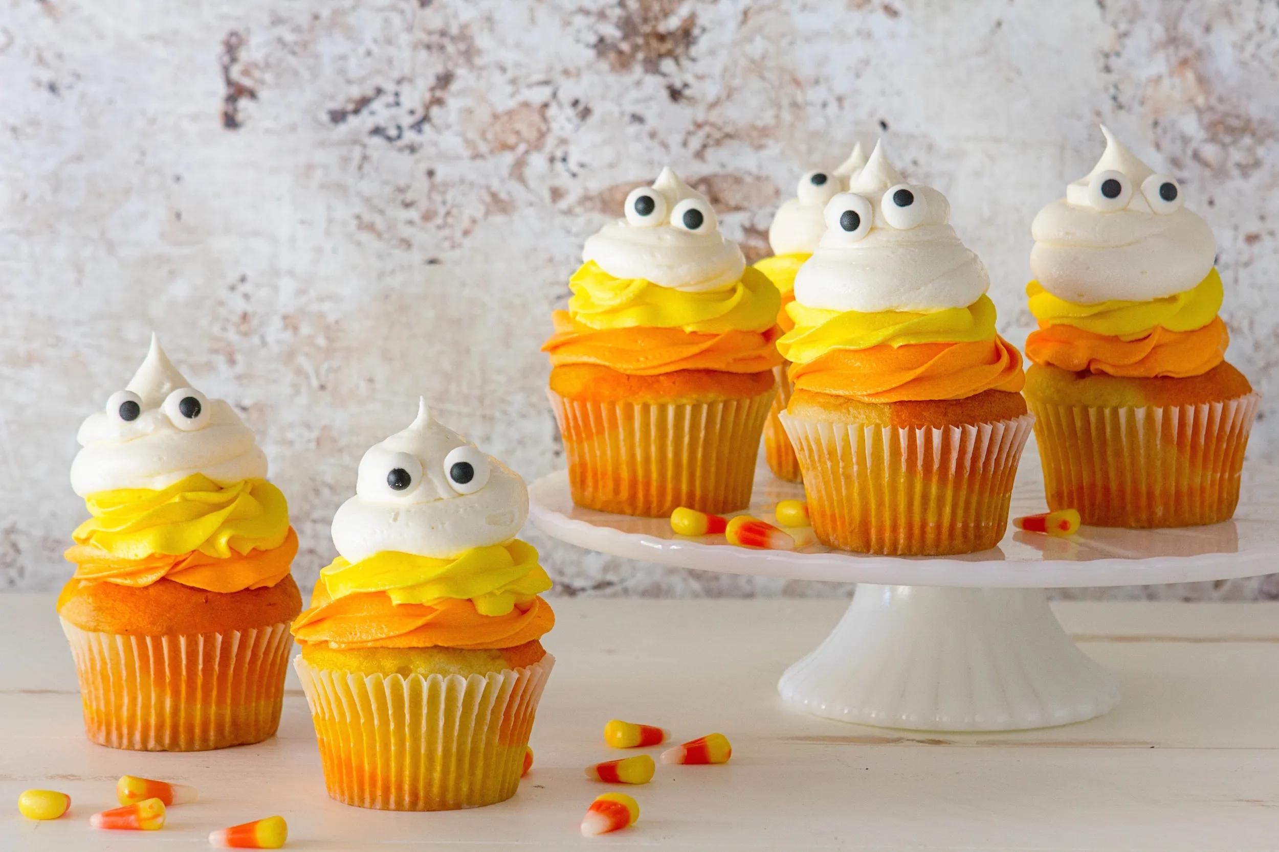 18 Easy Halloween Cupcake Ideas - Recipes &amp; Decorating Tips for ...