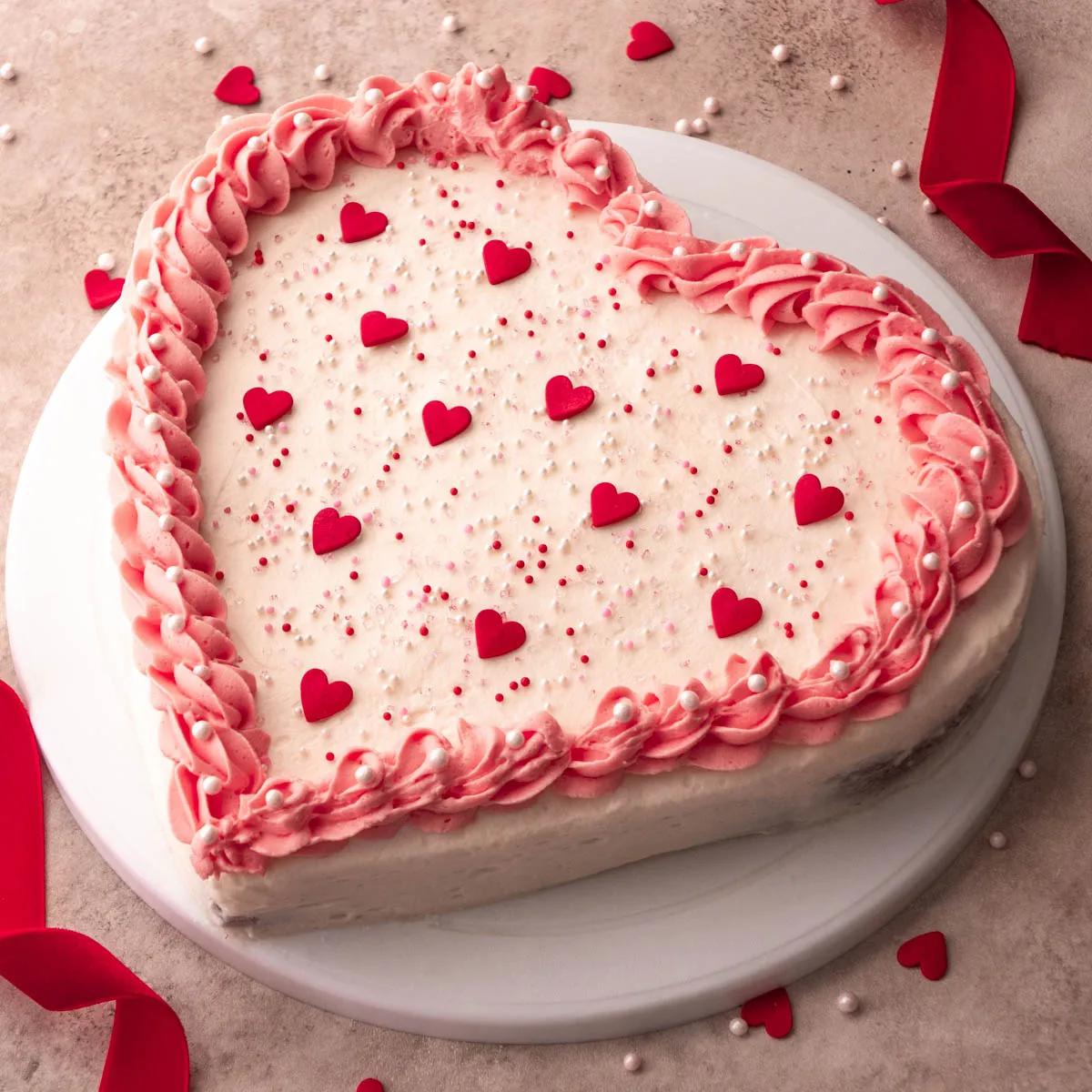 Heart-shaped Cake Images: An Incredible Collection of Over 999 Stunning ...