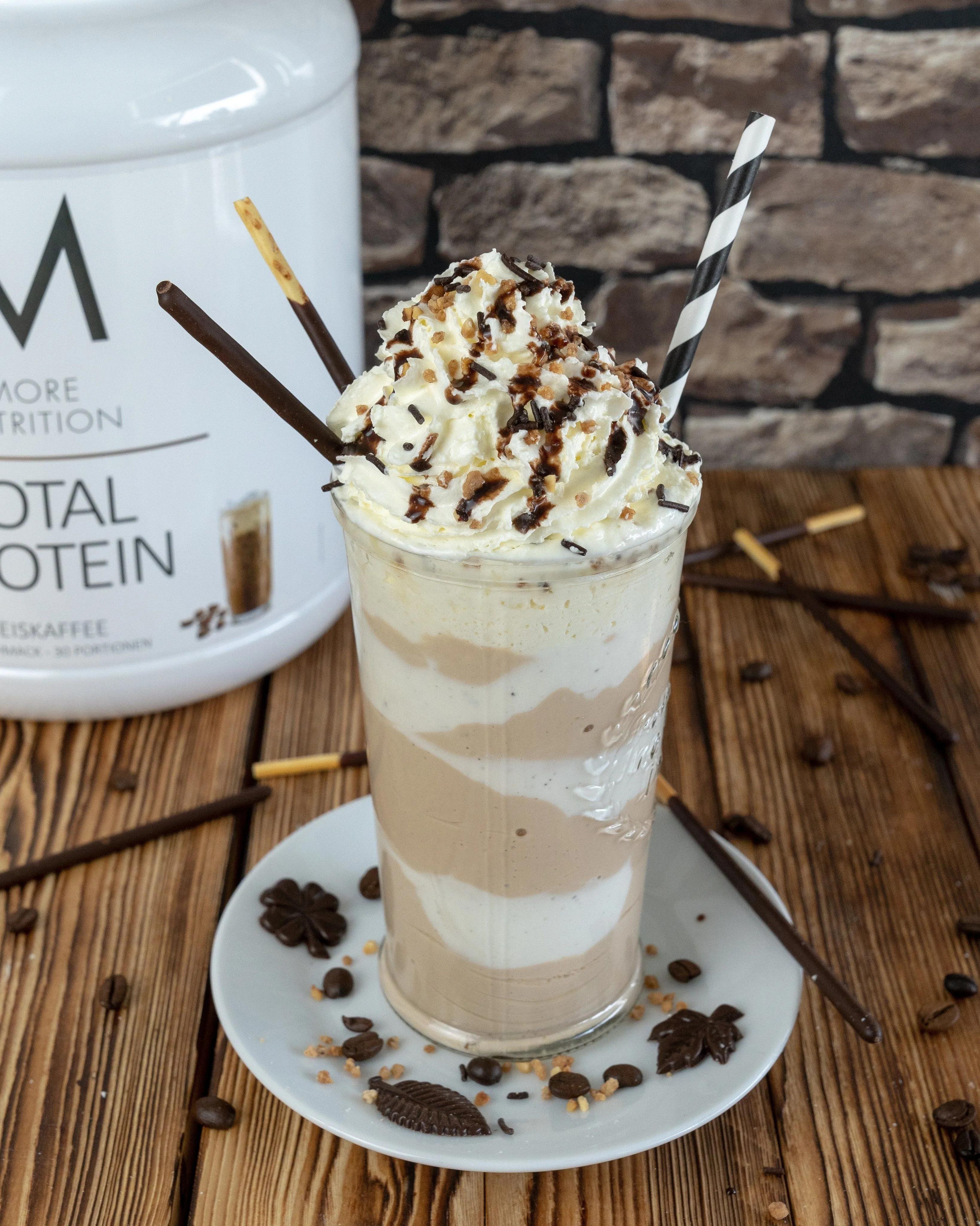 Eiskaffee Protein Shake | High Protein Freakshake | Lebensmittel essen ...
