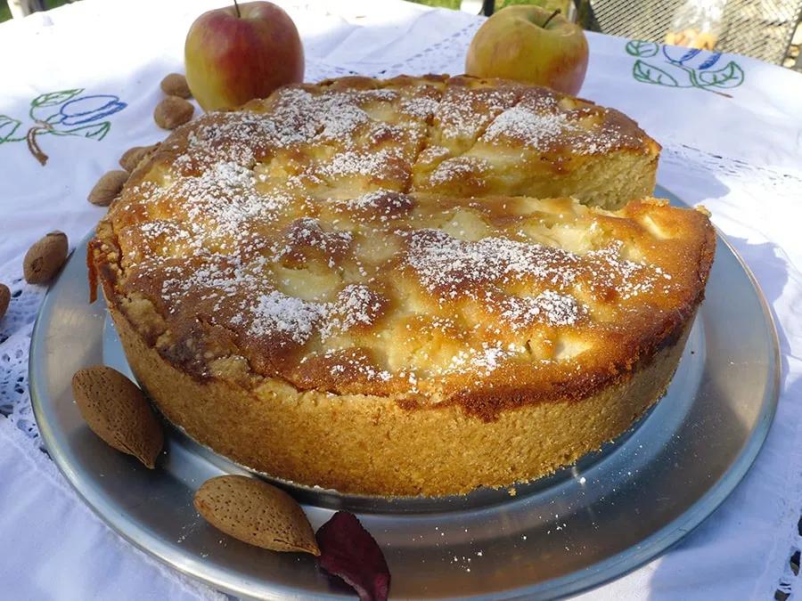 Apfel Marzipan Kuchen oder auch Apfelkuchen mit Marzipan