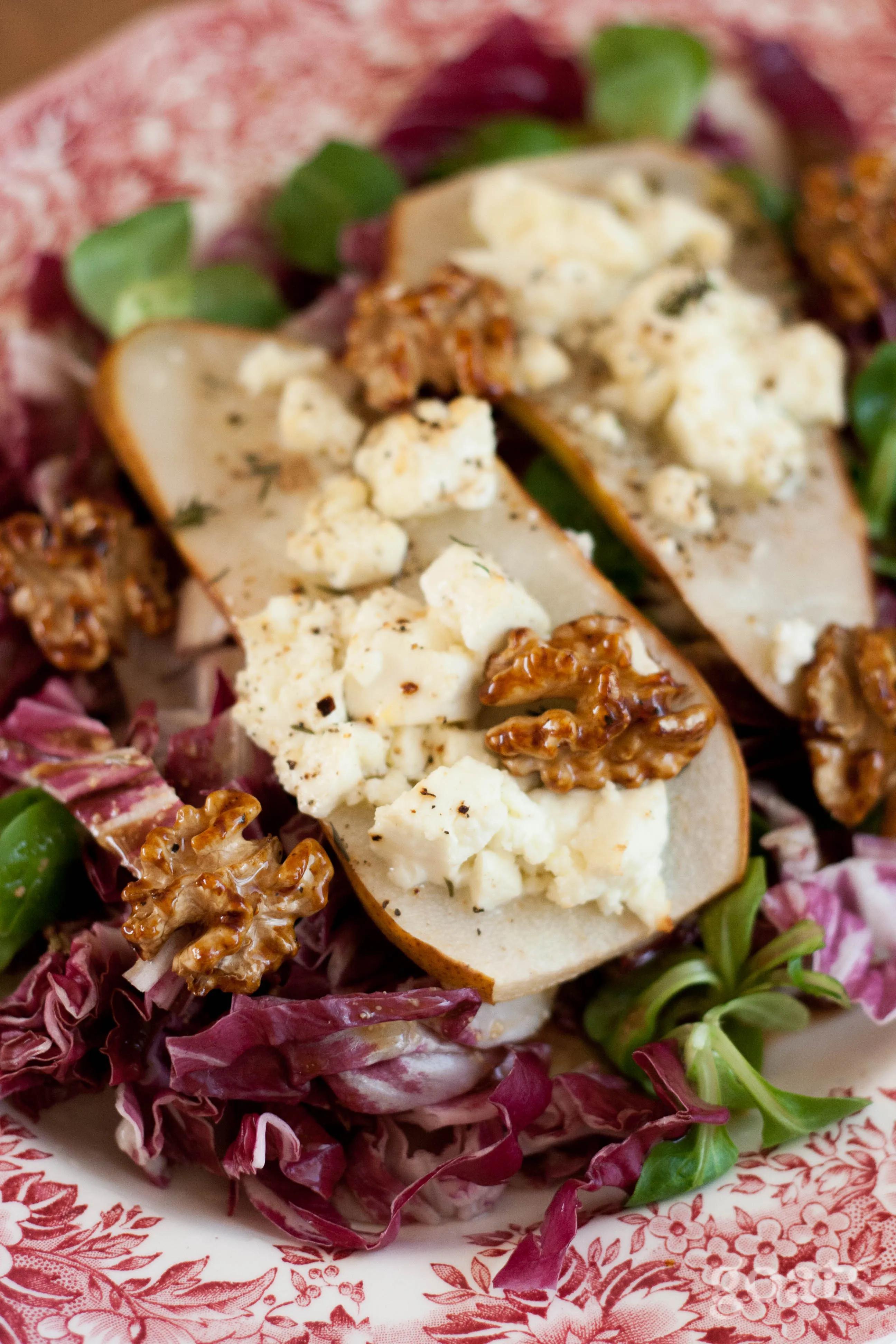 Radicchio-Salat mit Birne und Feta