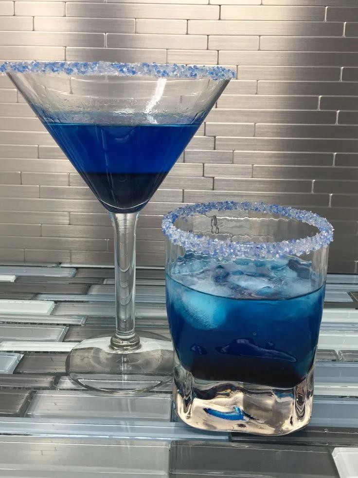 Stunning Blue Cocktails | Cocktails, Blue cocktails, Cocktail drinks
