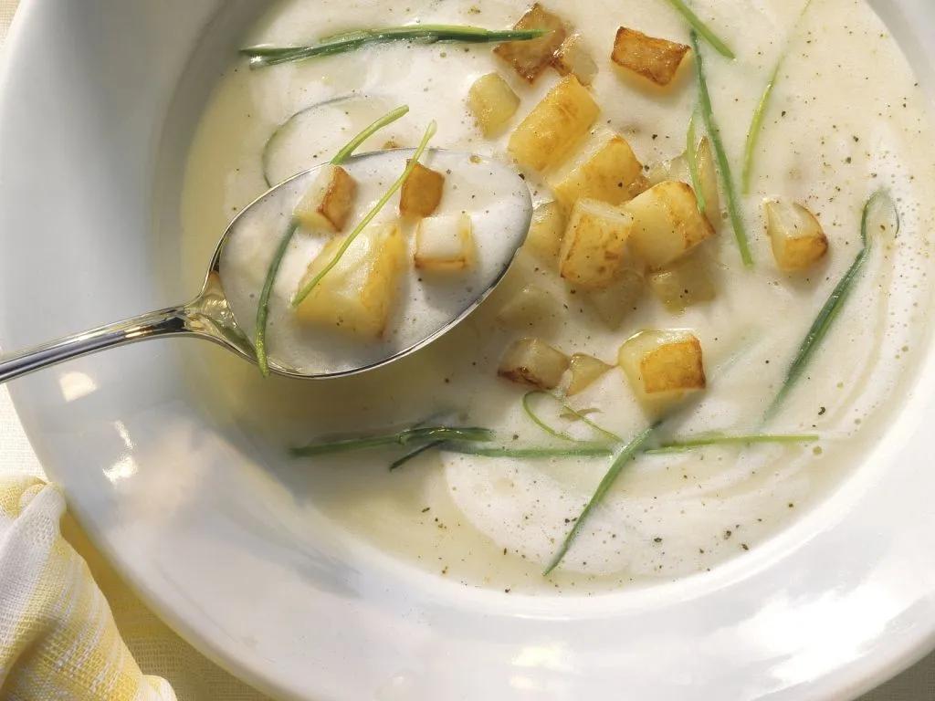 Kartoffel-Lauch-Suppe Rezept | EAT SMARTER