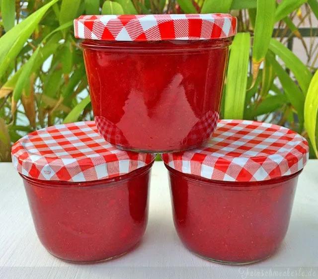 Klassische Erdbeer Marmelade mit Rohrzucker einfach selbst machen ...