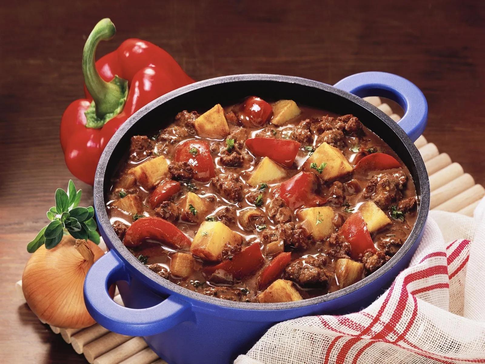 Chili con Carne mit Kartoffeln Rezept | EAT SMARTER