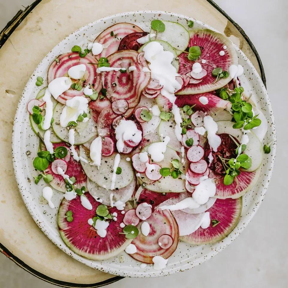Rote-Bete-Salat mit Rettich und Radieschen Rezept | Küchengötter