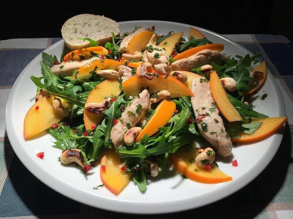 Salat mit Hähnchen, Kaki und Cashewkernen von SessM| Chefkoch