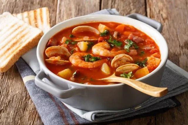 Spanische Fischsuppe | Rezept | Spanische fischsuppe, Fischsuppe ...