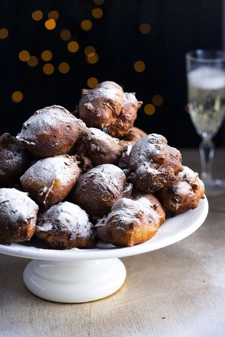 Dutch New Year = Oliebollen! What is your go-to-recipe for NYE? Hanukah ...