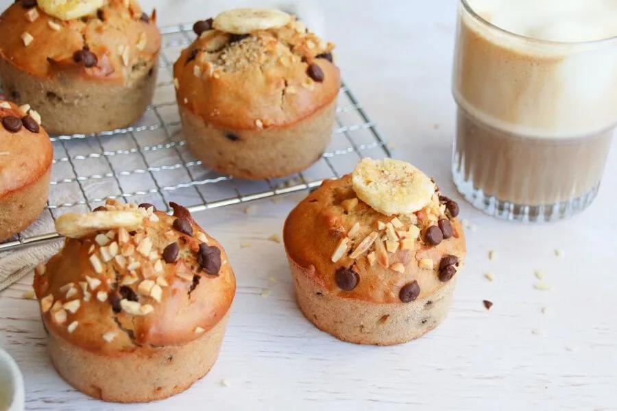 Bananenmuffins: vegane Variante mit Schokolade und Nüssen