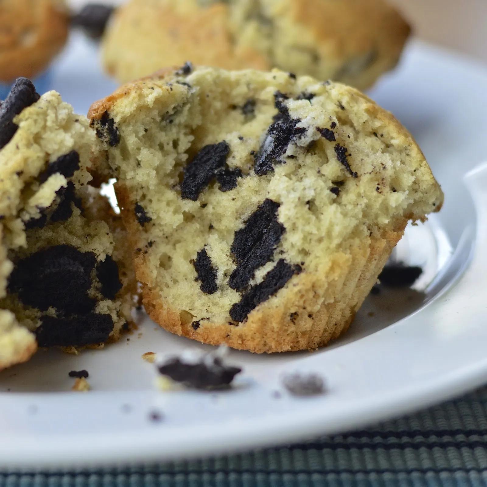 Oreo Muffins + 5 Tips for Homemade Bakery Style Muffins | Virtually ...