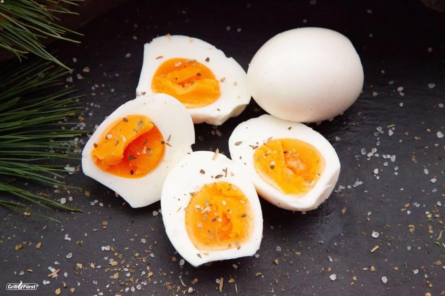 Eier grillen - so leicht gelingen gekochte Eier vom Grill