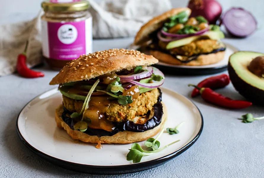 Vegane Kichererbsen-Burger mit Mango Chutney – Lord Chutney&amp;#39;s
