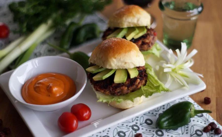 Bean Burger with Chipotle Sauce and Avocado (Bohnenburger TexMex) | USA ...