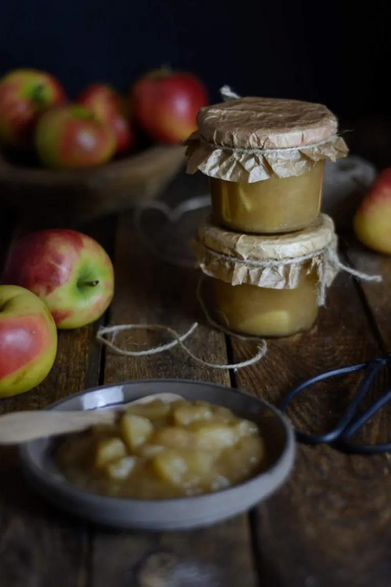 Apfelkompott mit Grappa - einfach einkochen - Ina Isst