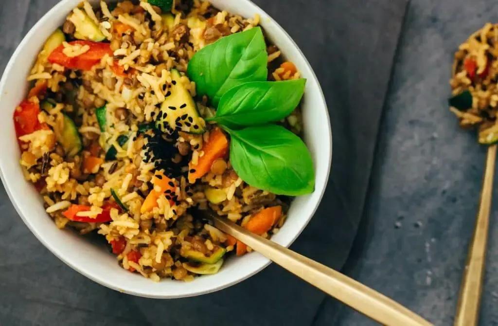 gebratener Reis mit Linsen (vegan, glutenfrei) — VEGANE VIBES