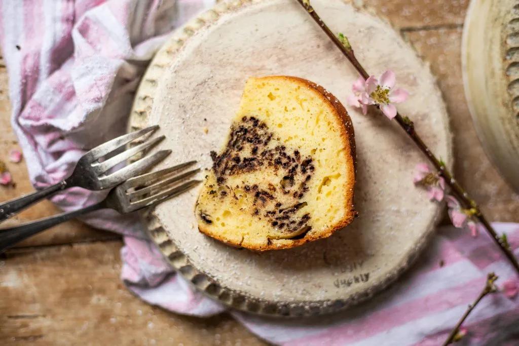 Eierlikör-Kuchen mit Quark und Schokostreuseln - Kochmädchen Foodblog