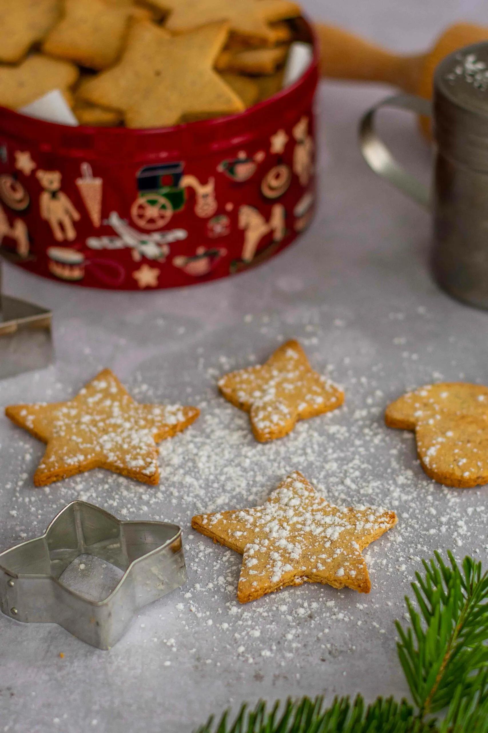 Einfache, glutenfreie Butterplätzchen mit Mandeln und Maniokmehl