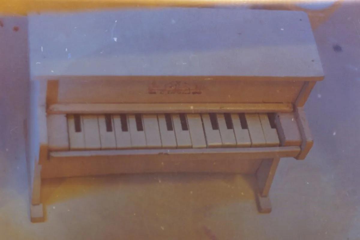 Das kleine Klavier - Analoge Fotografie