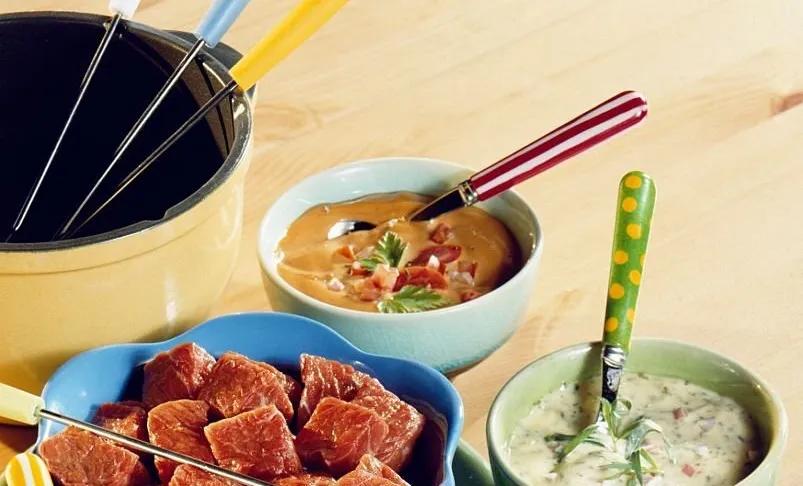 Fondue Bourguignonne Rezept - Fleisch mal anders | Kuhteilen.ch