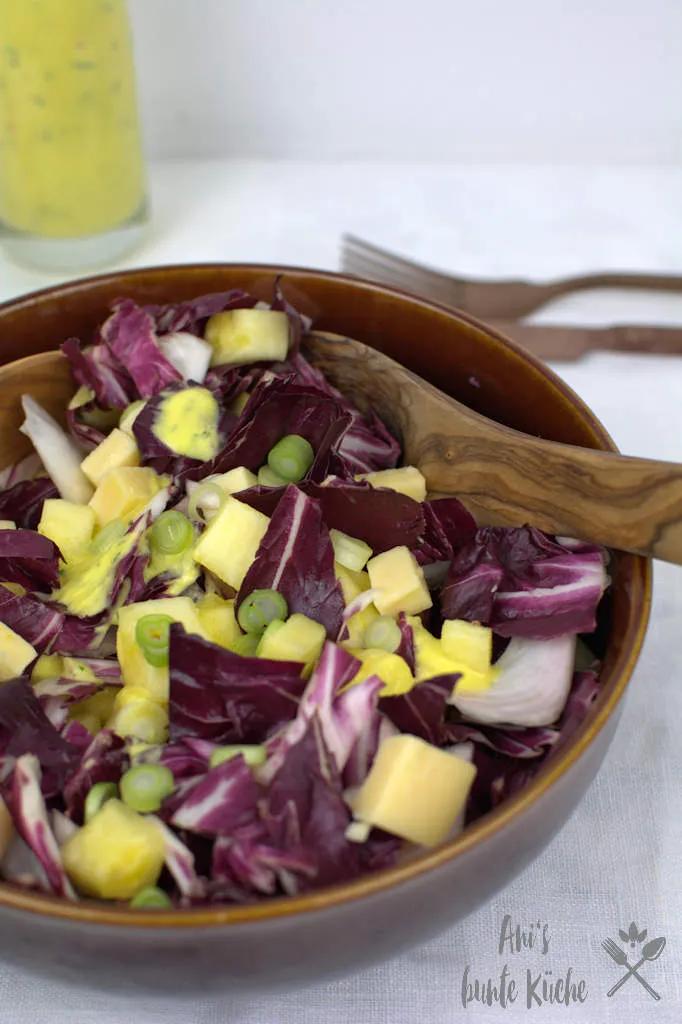 Radicchio Käse Salat mit leichtem Mangodressing - Ani&amp;#39;s bunte Küche