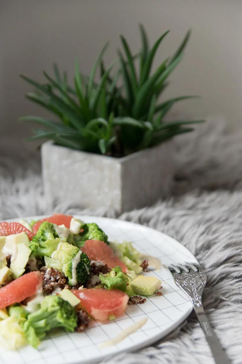 Quinoa-Salat mit Grapefruit und Sesamdressing - Lykke Life