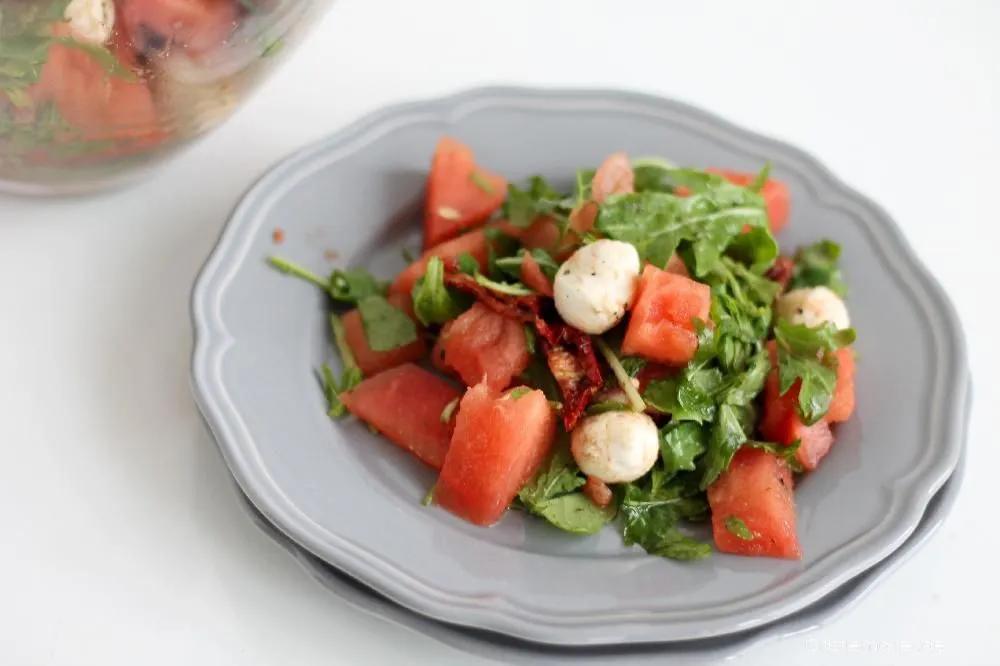 Der Partyhit: Melonen-Salat mit Rucola und Mozzarella « Castlemaker ...