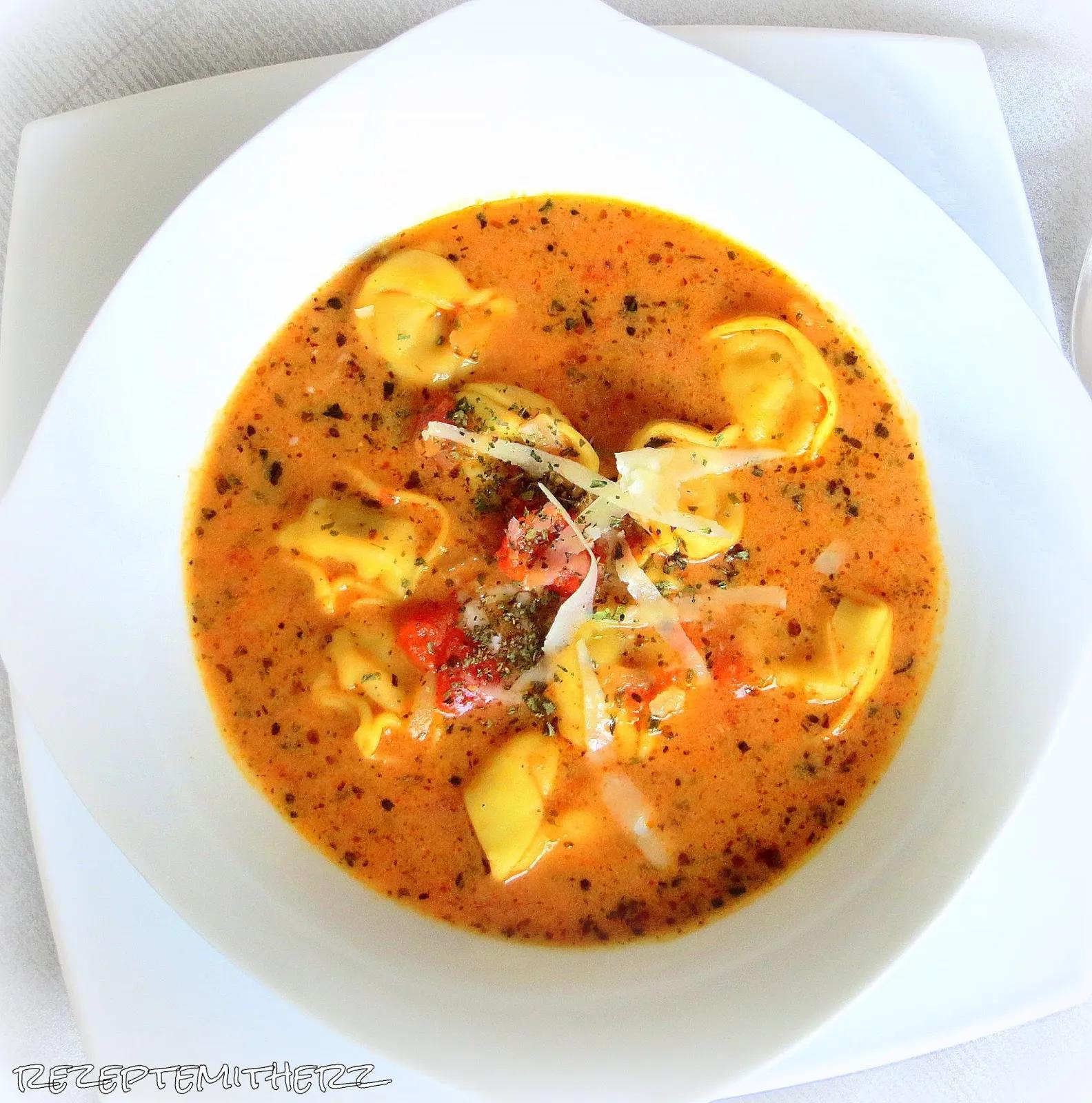 Rezepte mit Herz: Tortellini - Tomaten - Suppe