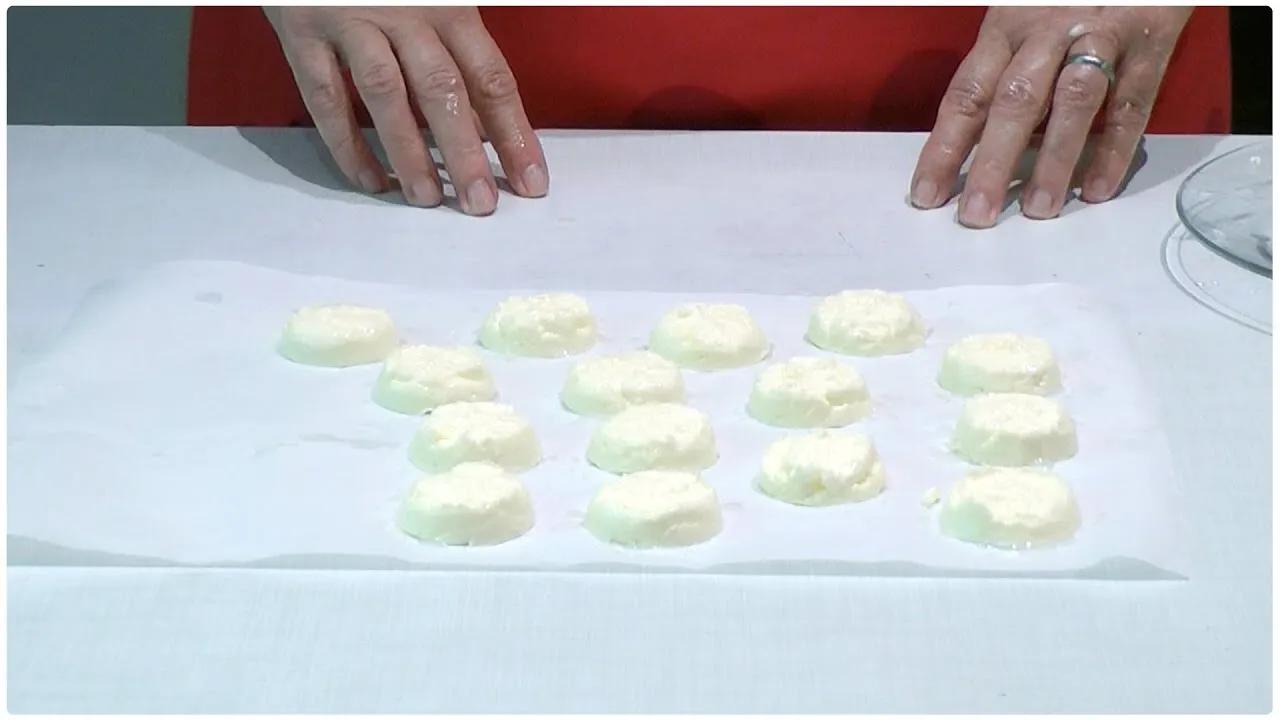 Butter selbst schlagen aus Sahne [Tipps &amp; Tricks] - YouTube